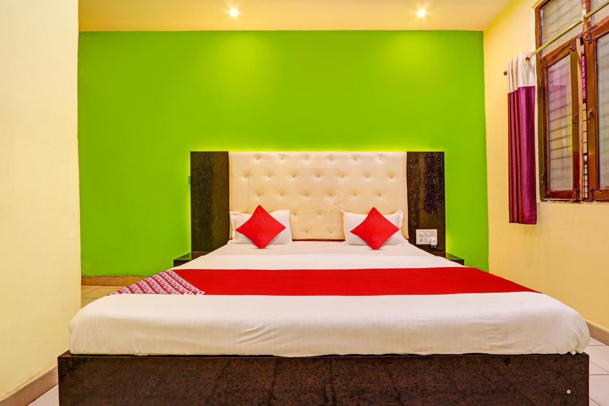 Oyo Flagship Hotel Samruddhi Lodge Nirmal  Exterior photo