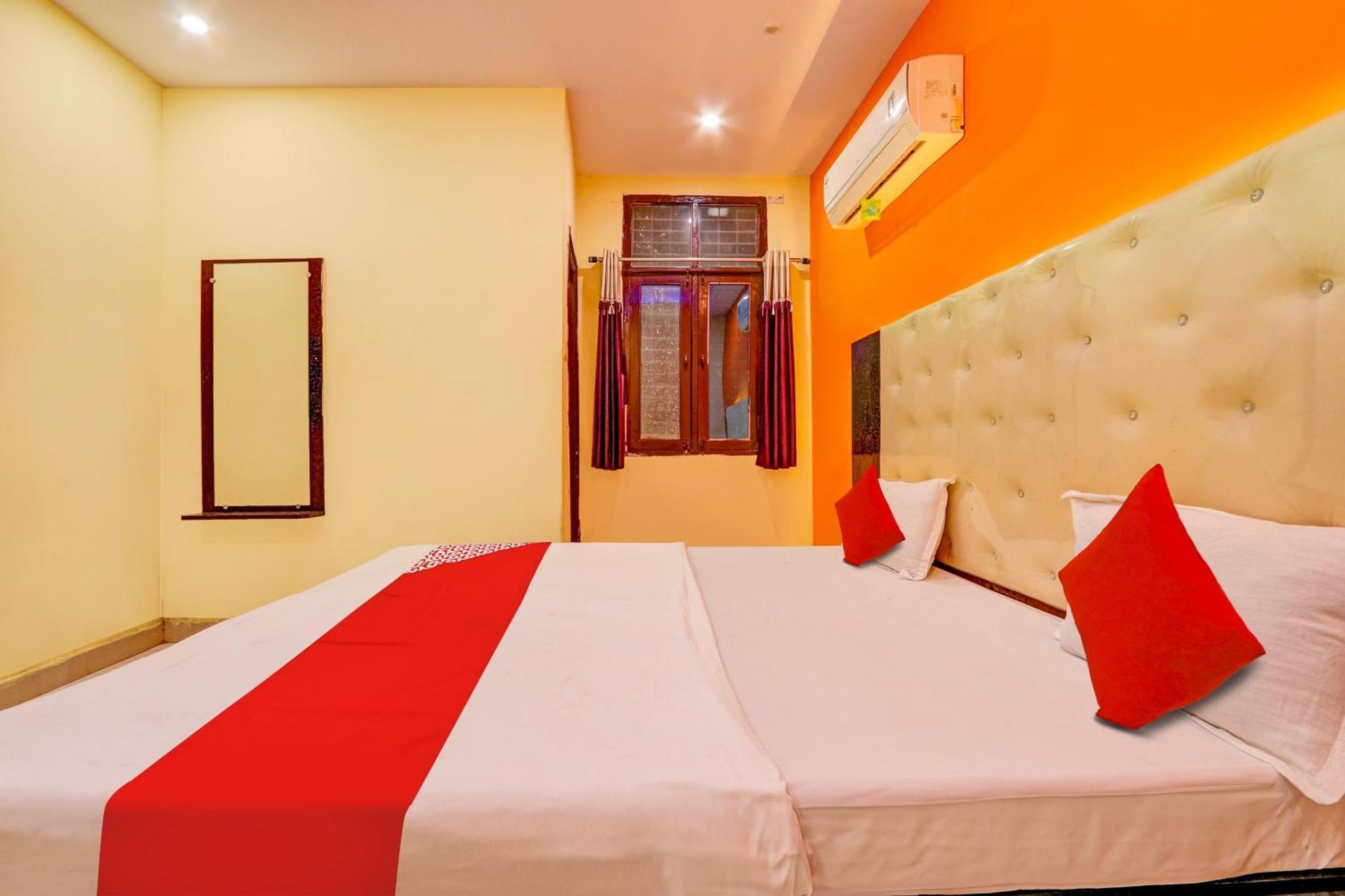 Oyo Flagship Hotel Samruddhi Lodge Nirmal  Exterior photo