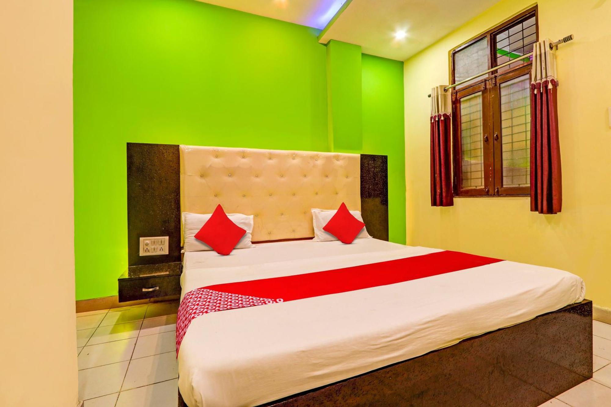 Oyo Flagship Hotel Samruddhi Lodge Nirmal  Exterior photo