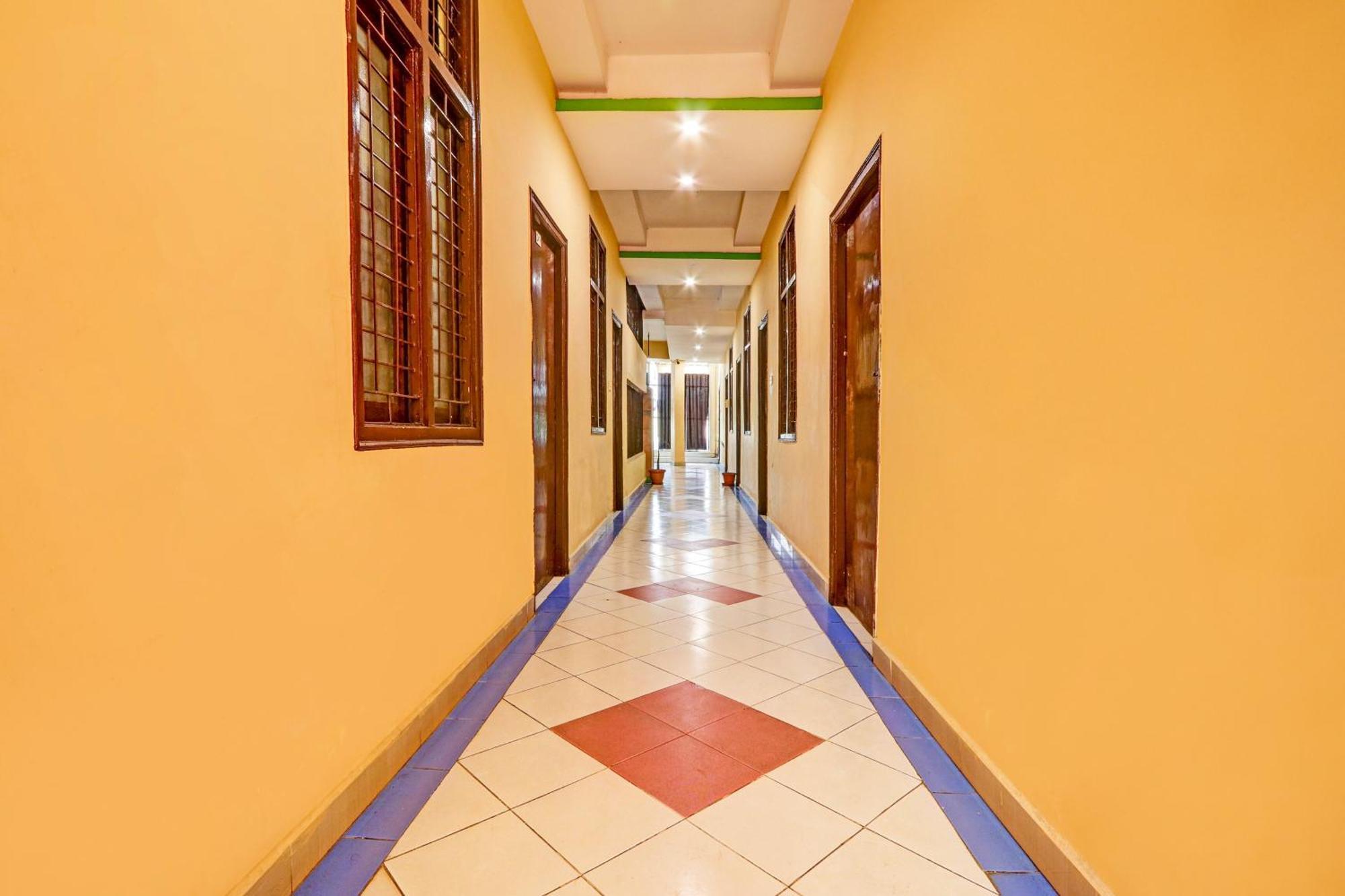 Oyo Flagship Hotel Samruddhi Lodge Nirmal  Exterior photo